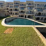 Luxury 3 Bed With Large Outdoor Pools And Gardens * Qala