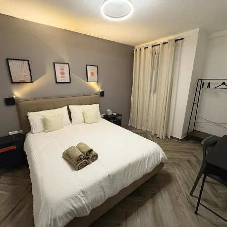 Luxury 3 Bed With Large Outdoor Pools And Gardens * Qala