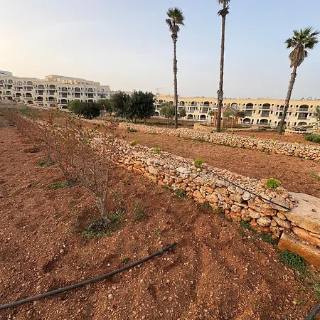 Luxury 3 Bed With Large Outdoor Pools And Gardens * Qala