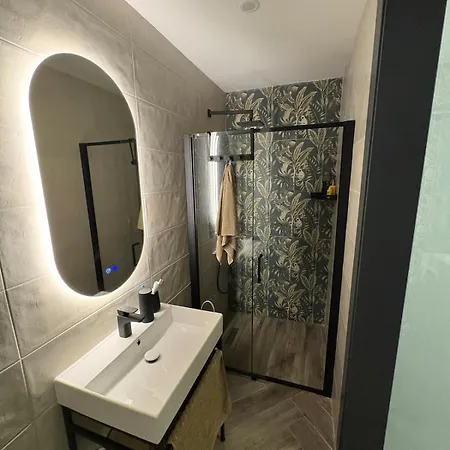 Apartment Luxury 3 Bed With Large Outdoor Pools And Gardens