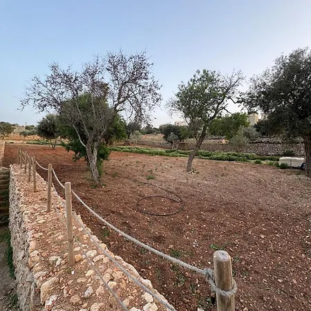 Luxury 3 Bed With Large Outdoor Pools And Gardens Apartment