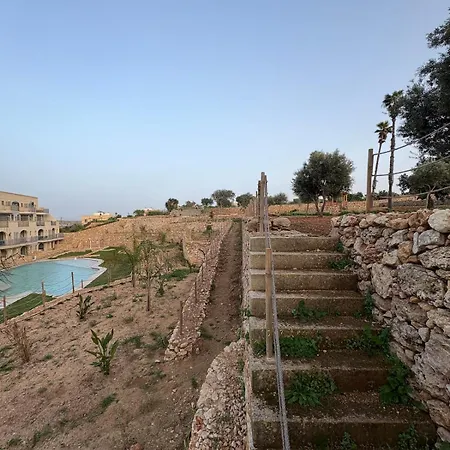 Luxury 3 Bed With Large Outdoor Pools And Gardens Apartment