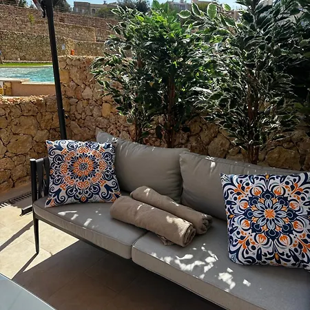 Appartement Luxury 3 Bed With Large Outdoor Pools And Gardens