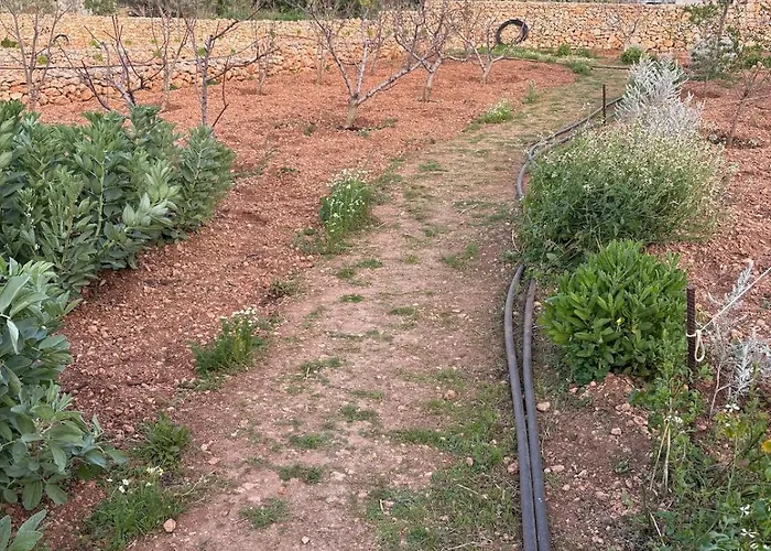 Luxury 3 Bed With Large Outdoor Pools And Gardens *